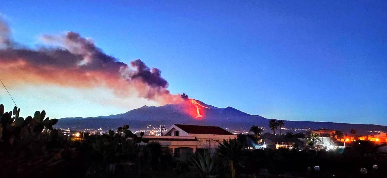 Casa Del Sole Con Vista Sull'Etna A 200 Mt Dal Mare Villa Acireale Bagian luar foto