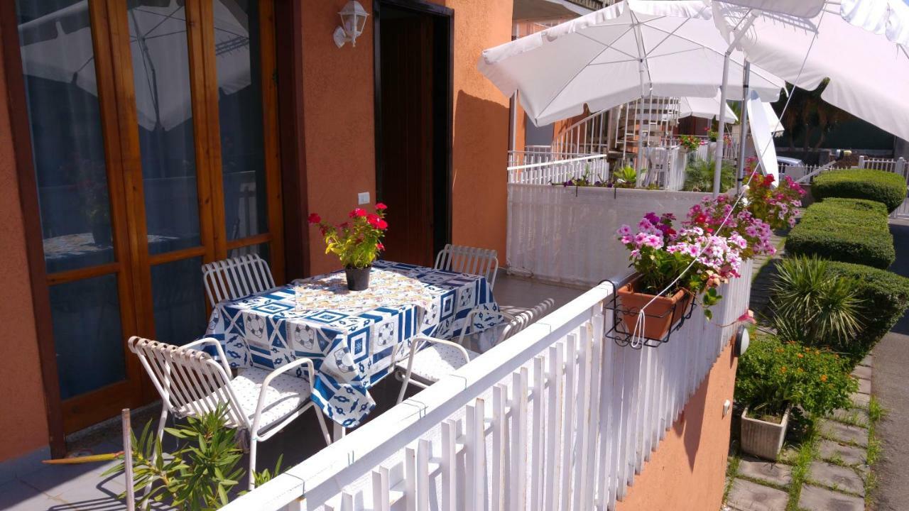 Casa Del Sole Con Vista Sull'Etna A 200 Mt Dal Mare Villa Acireale Bagian luar foto